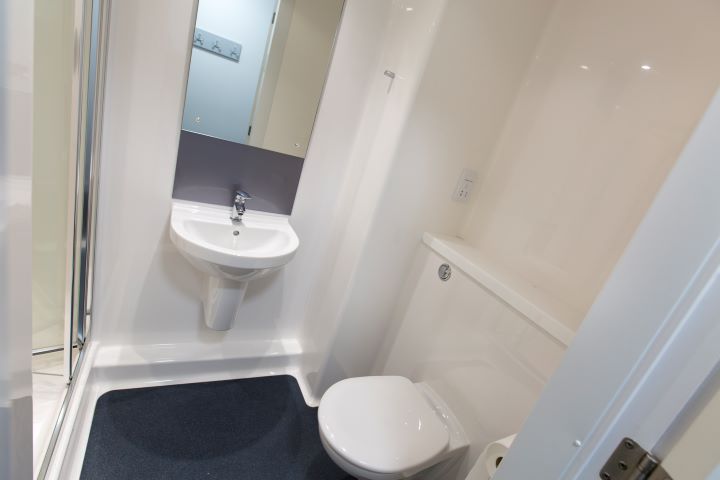 ensuite sink and toilet