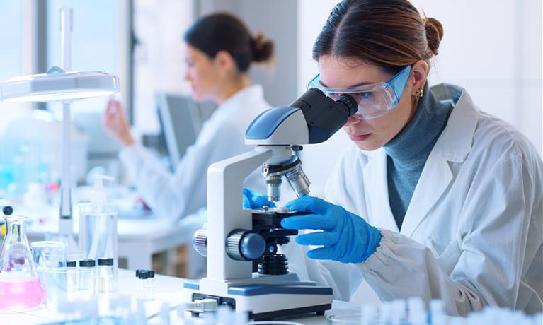 Woman scientists in a laboratory