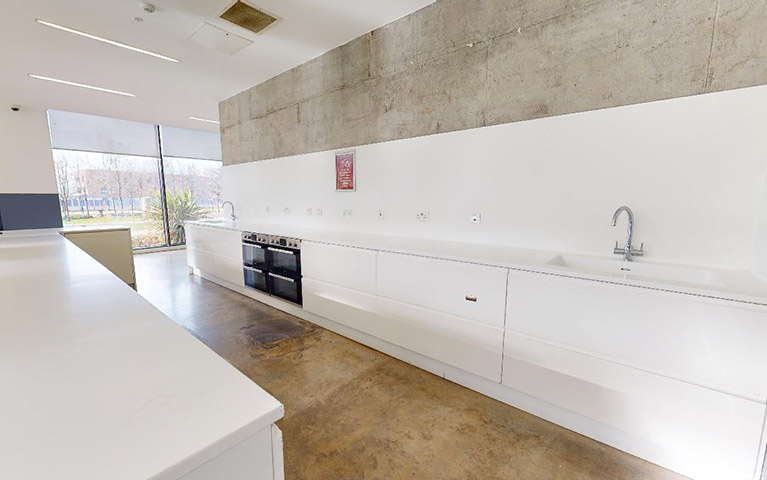 Flinders House: Kitchen