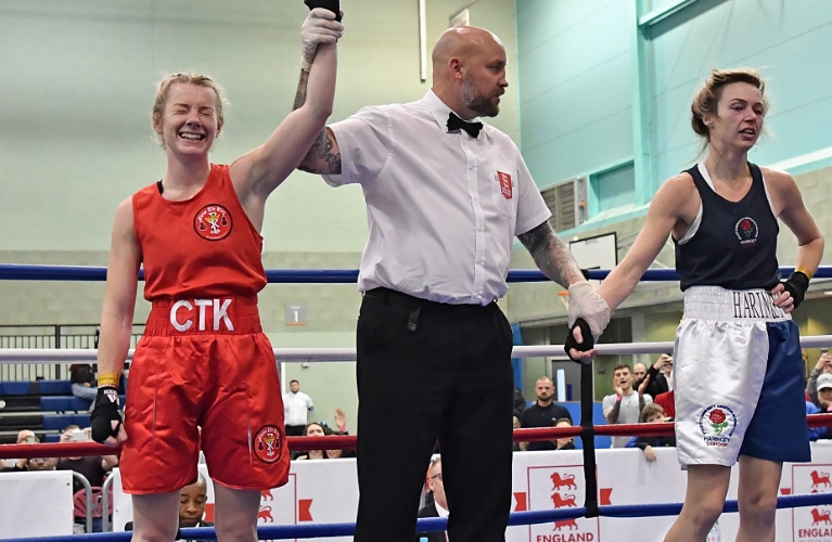 Jessica Barry (Christ The King, red) v Colleen Roach (Haringey, blue). Credit: Andy Chubb, England Boxing