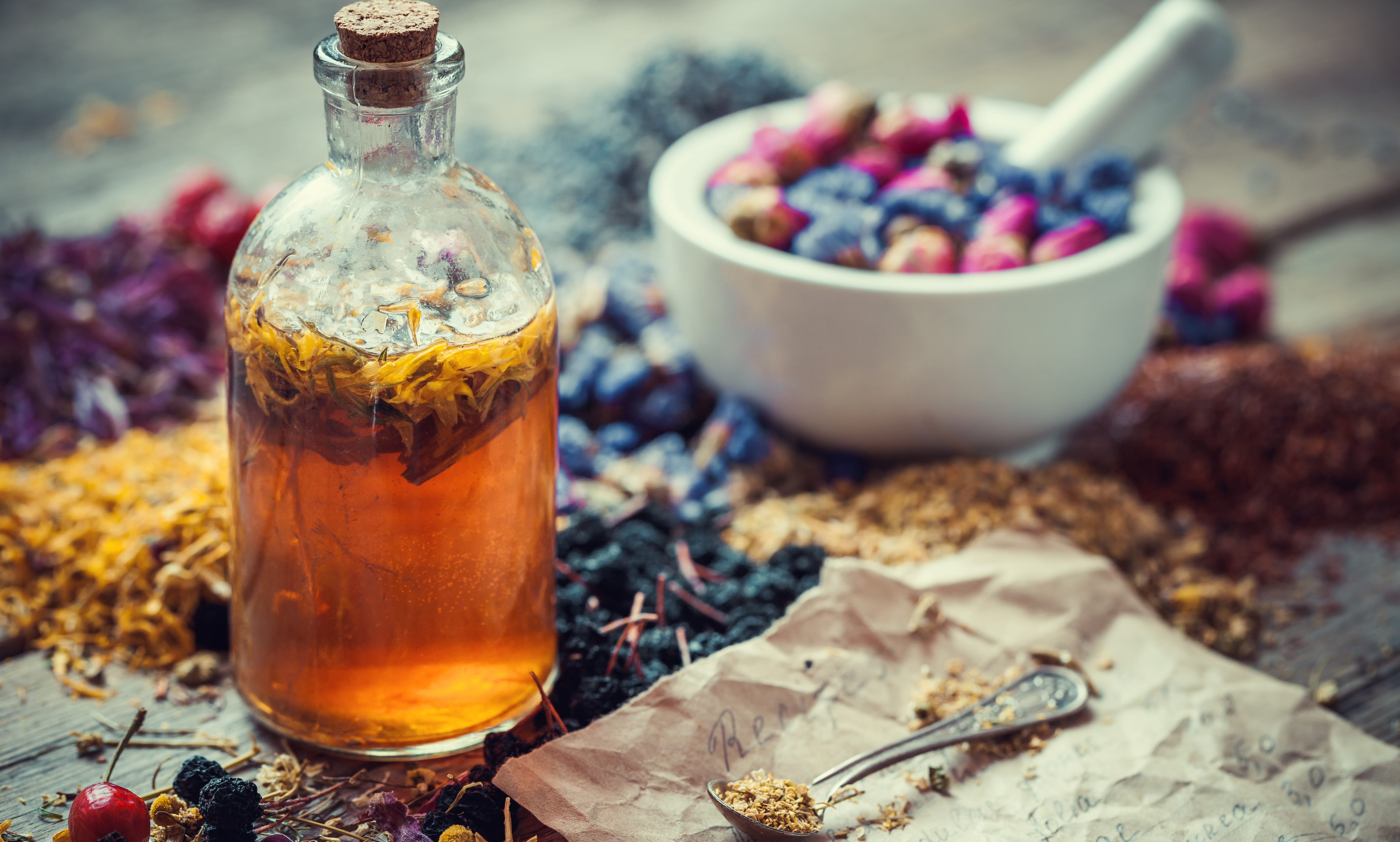 How do cultural concepts of Chinese and western medicine compare