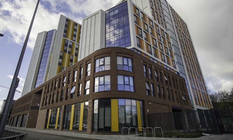 Bishopgate exterior