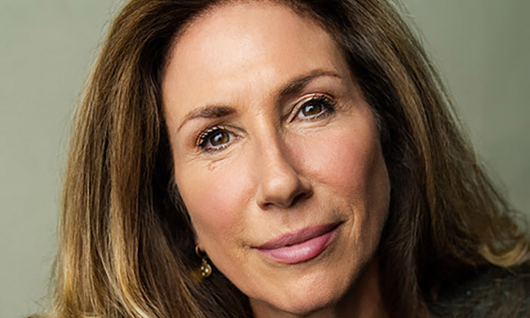 Gaynor Faye headshot