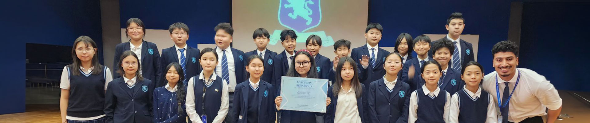 Abdul Ghani Meshreghi with his class